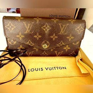 Authentic Louis Vuitton Monogram Sarah Wallet - excellent condition